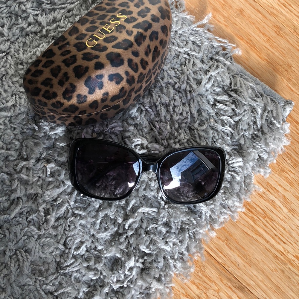 Brand new sunglasses guess